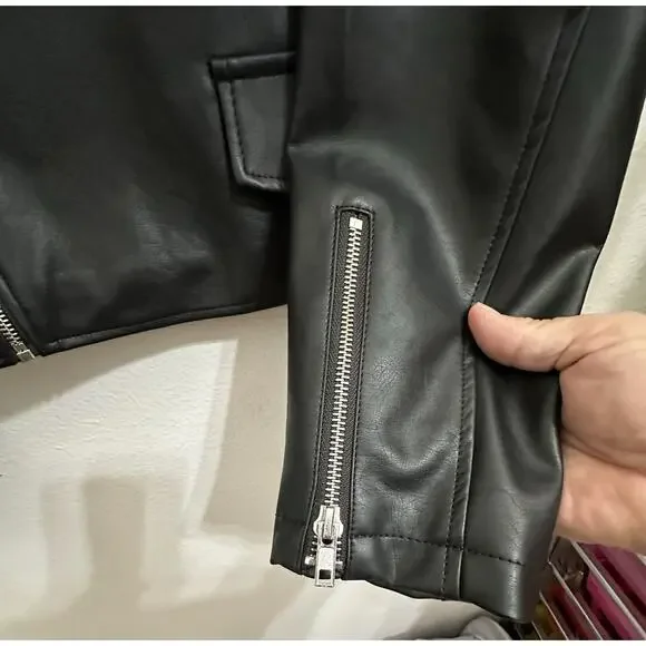 SKY Plus Women's Black Biker Jacket Faux Leather Silver Zip Cropped Plus Size 1X - Picture 5 of 7